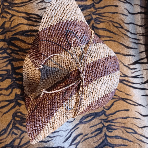 NEW! Rare WYETH Brown and Tan Straw Woven Bucket Hat main image 4